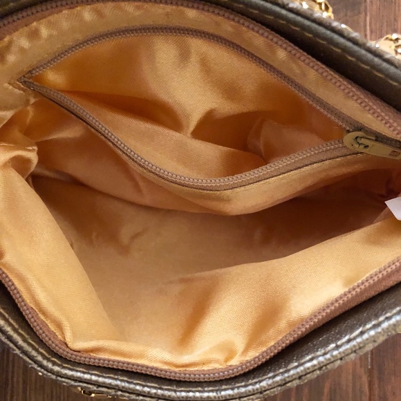 NEW Y&S Gold Metal Mesh with a Strap Evening Purse - Picture 3 of 3